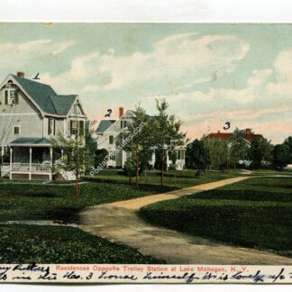 residences-opposite-trolley-station-at-lake-mohegan-new-york-60