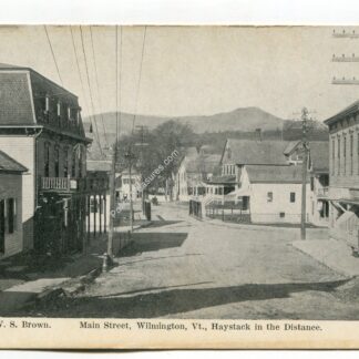 main-street-wilmington-vermont-haystack-in-the-distance-840