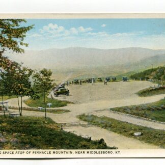 parking-space-atop-of-pinnacle-mountain-near-middlesboro-kentucky-3000