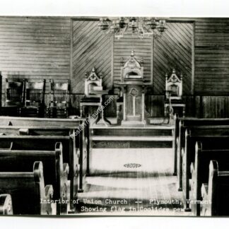 interior-of-union-church-plymouth-vermont-showing-flag-in-coolidge-pew-3206