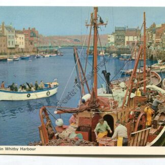 fishermen-in-whitby-harbour-3311