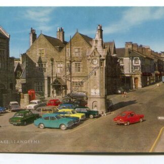 square-llangefni-3245