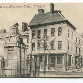 dr-johnsons-house-and-statue-lichfield-3553