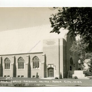 holy-family-catholic-church-mason-city-iowa-4145