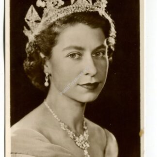 her-majesty-queen-elizabeth-dw2-4522