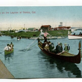 gondolas-on-the-lagoon-at-venice-california-4564